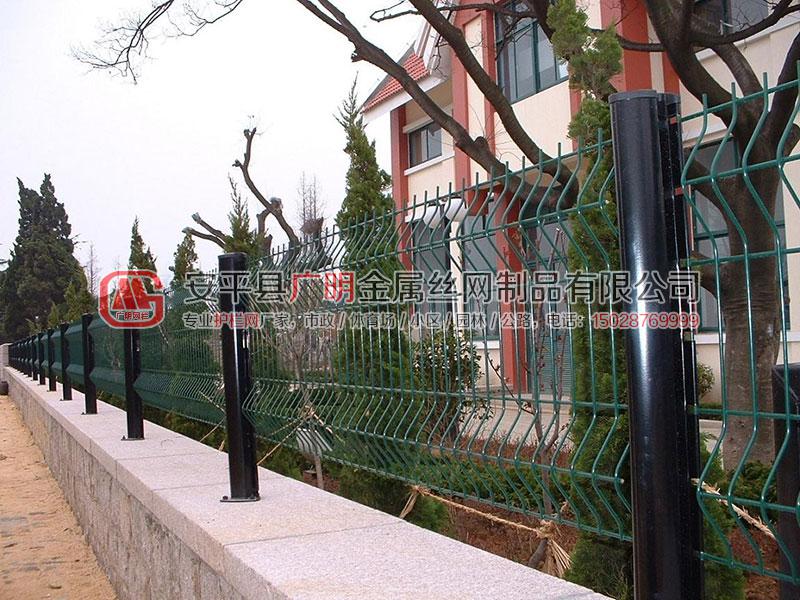 小區(qū)護欄網(wǎng)